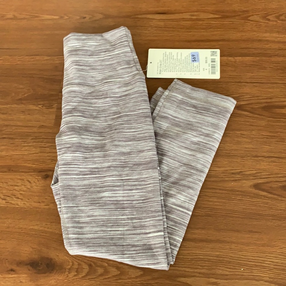 Lululemon Align Crop 21” in size 4